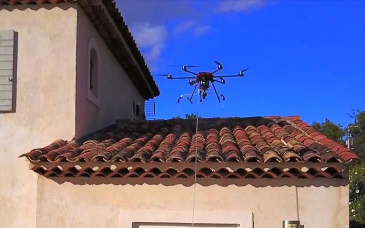 découvrez comment les drones équipés de mousse révolutionnent l'entretien des toits. optimisez vos inspections et votre nettoyage avec cette technologie innovante, efficace et respectueuse de l'environnement.